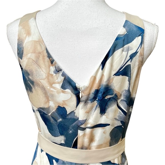 DKNY Long Sleeveless Cream Tan & Navy Blue Floral Dress Faux Wrap Size 8 NWT - Picture 8 of 16